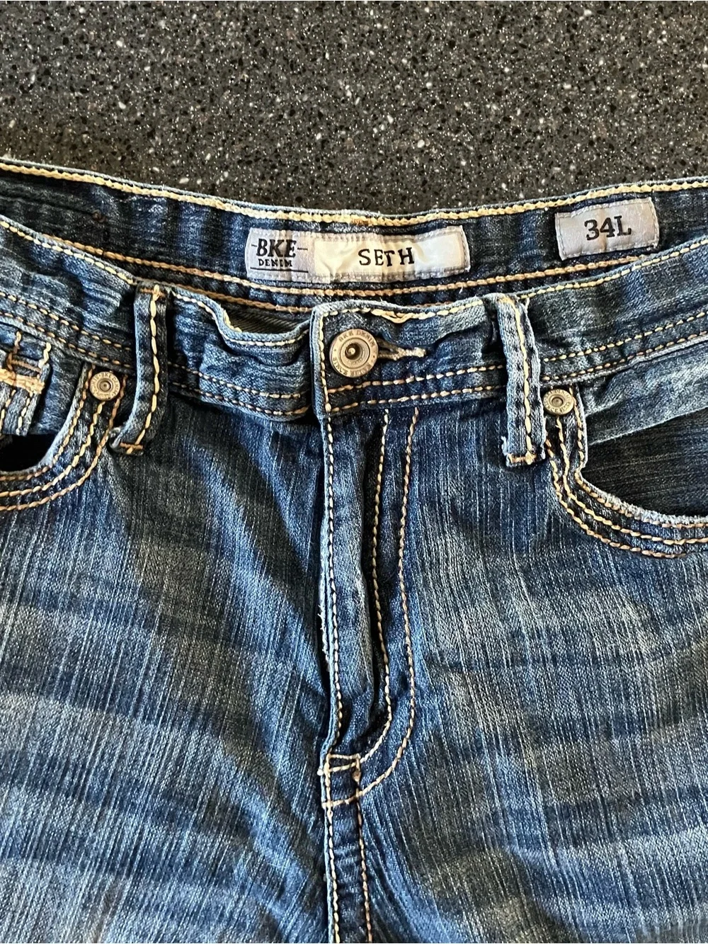 BKE Men's Relaxed Jeans in Medium Blue with Contrast Stitching straight leg